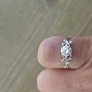 Elegant Silver Women's Ring